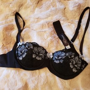 Adore Me black and blue lace push up bra 32A